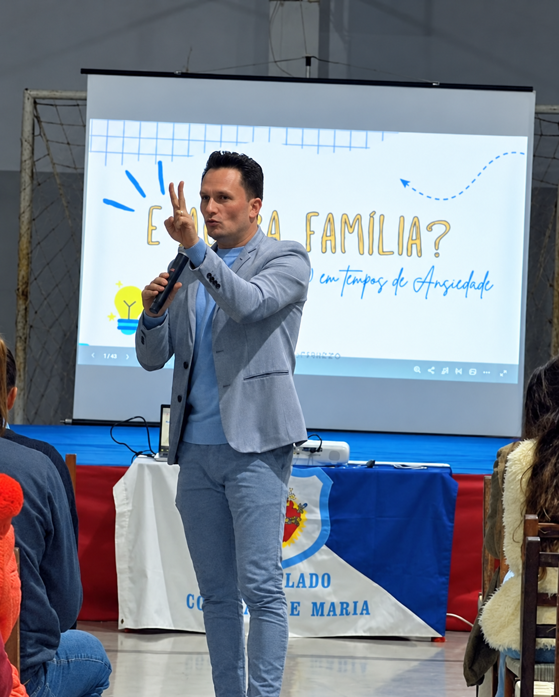 Encontro reúne famílias e educadores para discutir a formação de crianças e adolescentes